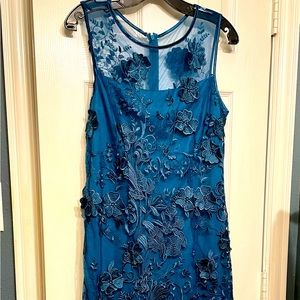 Decode 1.8 Cocktail Dress with Floral appliqués